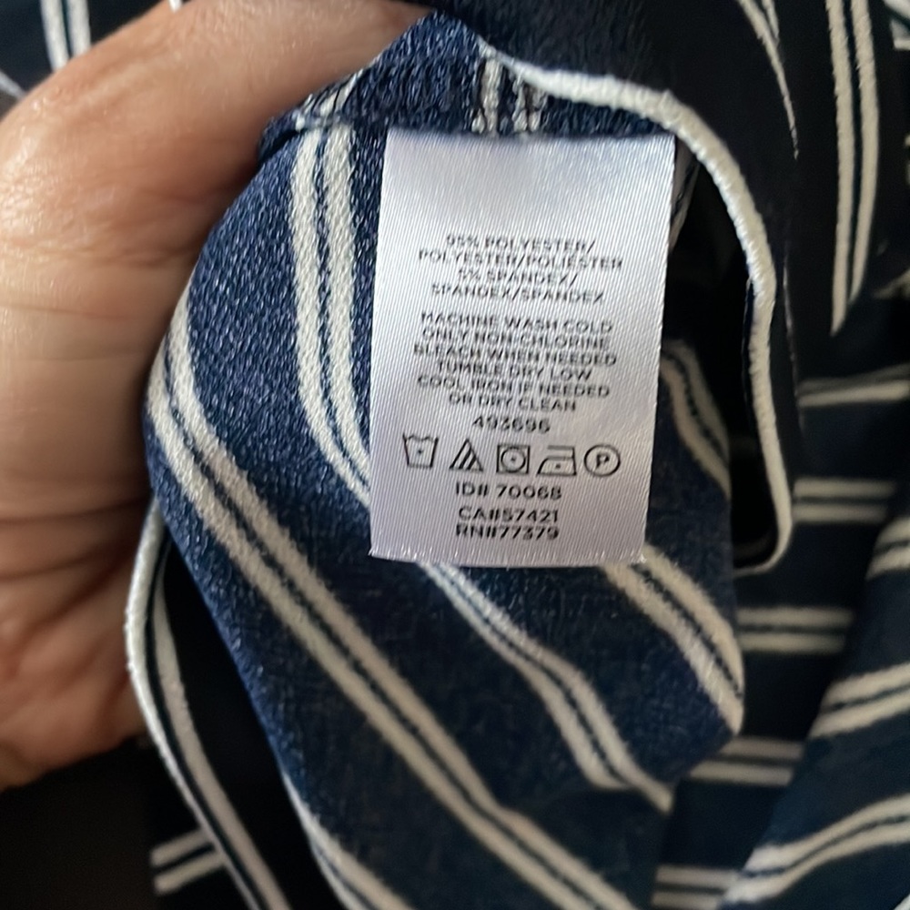 ANN TAYLOR FACTORY Striped Navy Blue & White Short Sleeve Top Size Small - Picture 6 of 6